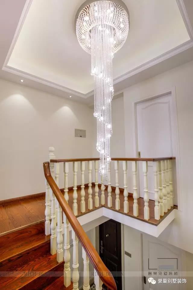 西城上筑現(xiàn)代簡(jiǎn)約樓梯裝飾效果圖