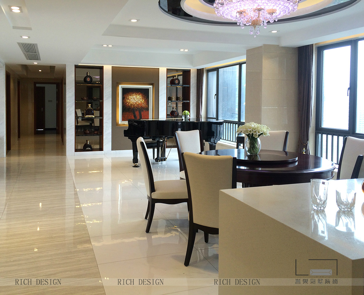 水榭春天現(xiàn)代別墅花朵裝飾實(shí)景圖 水榭春天現(xiàn)代別墅花朵裝飾實(shí)景圖