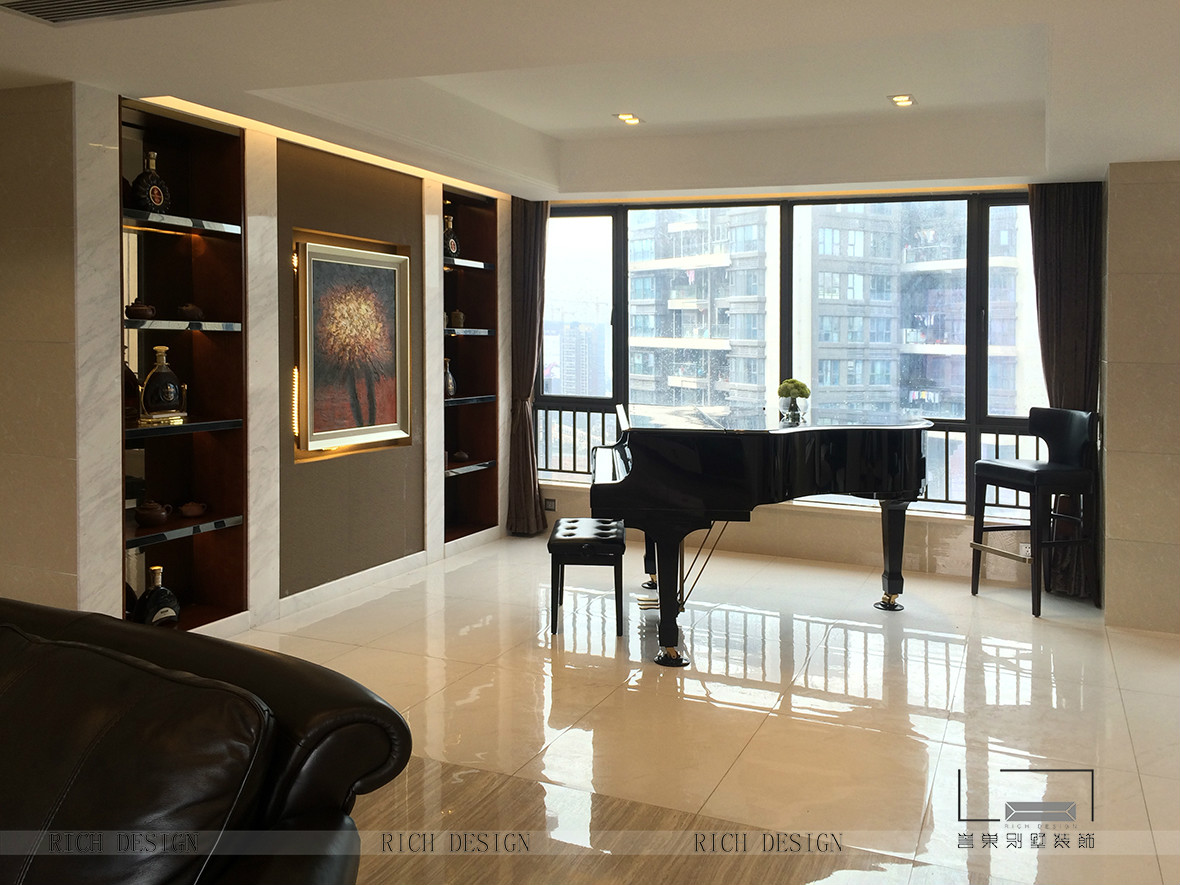 水榭春天現(xiàn)代別墅鋼琴區(qū)裝飾角度二實(shí)景圖 水榭春天現(xiàn)代別墅鋼琴區(qū)裝飾角度二實(shí)景圖