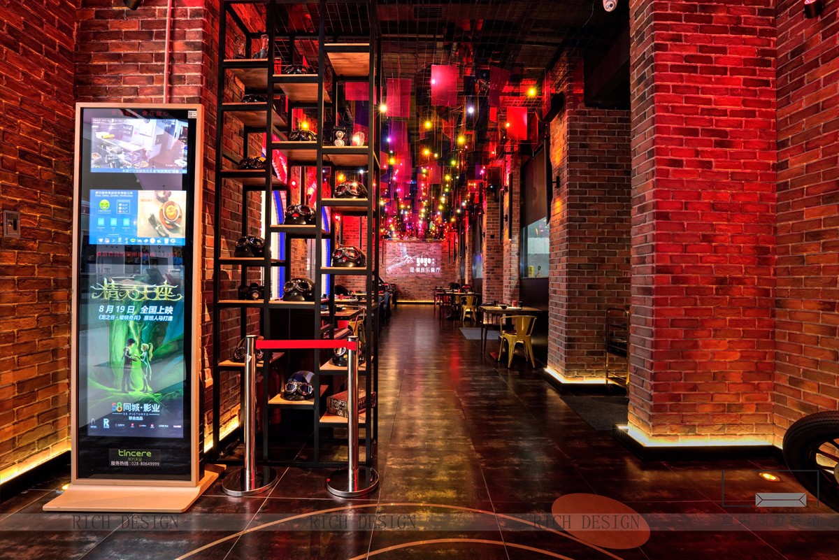 現(xiàn)代音樂(lè)餐廳裝潢實(shí)景圖角度二 現(xiàn)代音樂(lè)餐廳裝潢實(shí)景圖角度二