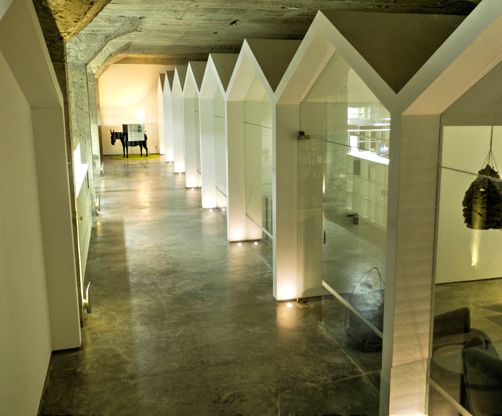 辦公室3.jpg 辦公室3.jpg