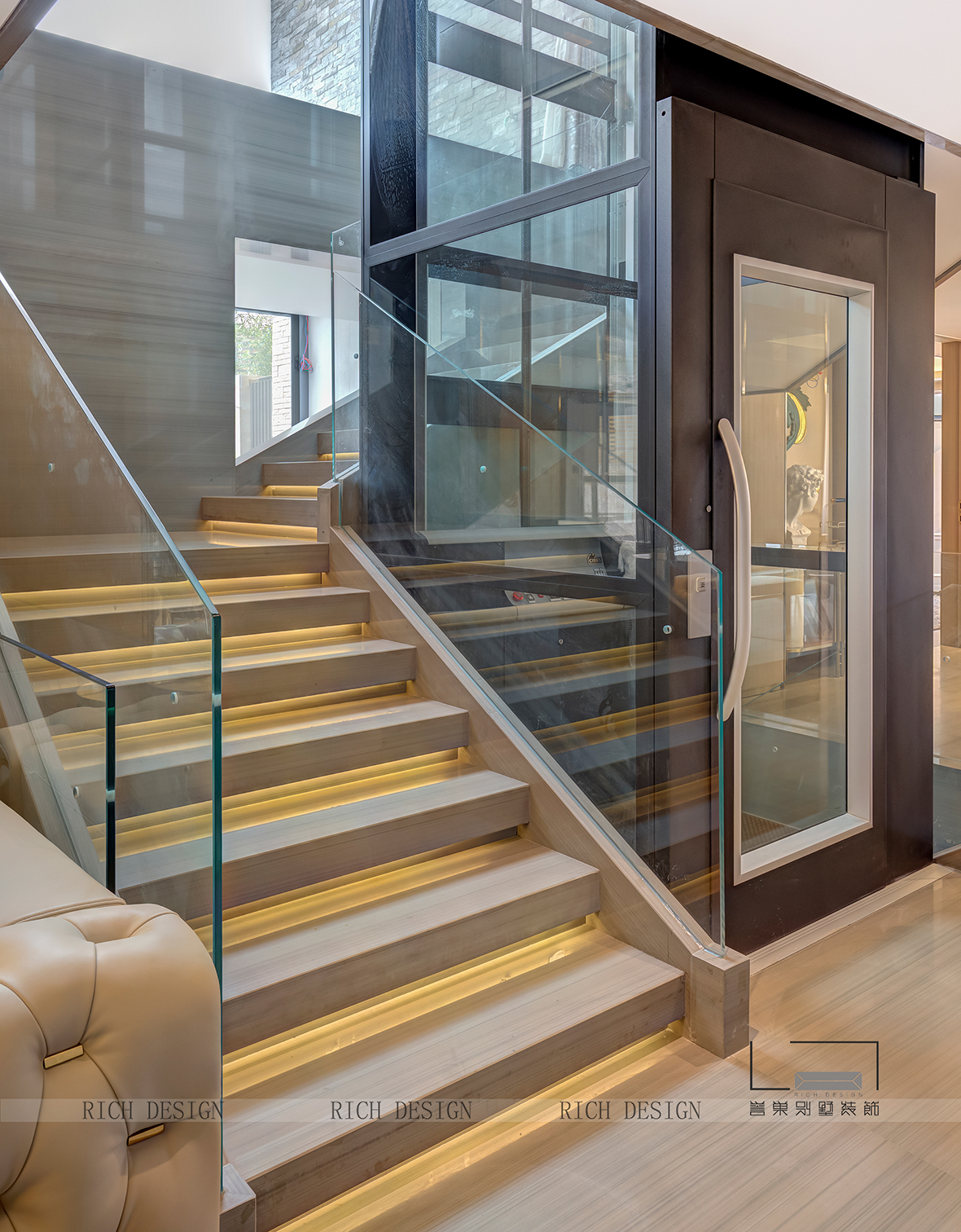 樓梯裝修效果圖.jpg 樓梯裝修效果圖.jpg